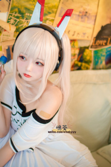 女性黑色蕾丝抹胸开叉短裙拔萝卜