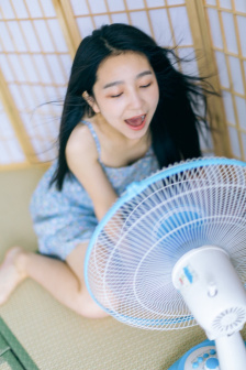 里面也请好好疼爱(Henie)全本
